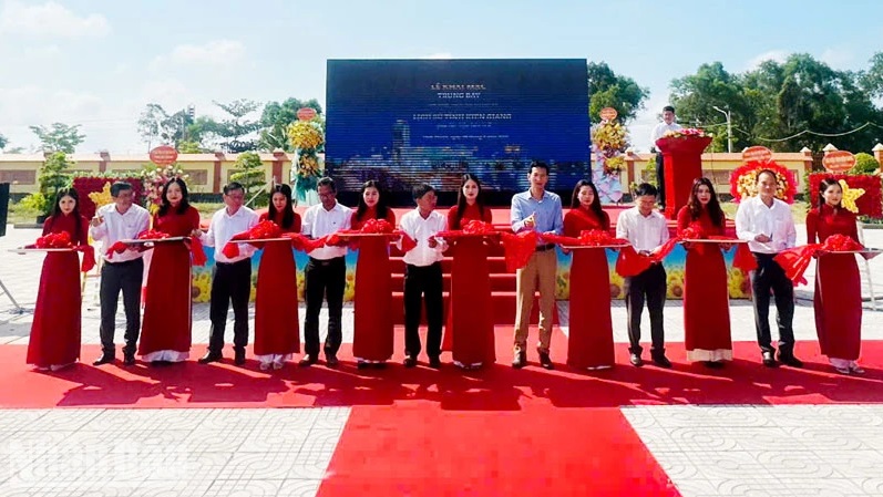 Bộ Nội vụ: Giới thiệu hình ảnh, tài liệu về Lịch sử tỉnh Kiên Giang qua tài liệu lưu trữ